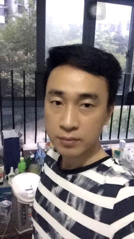 不期而遇的第一张照片--石狮相亲网
