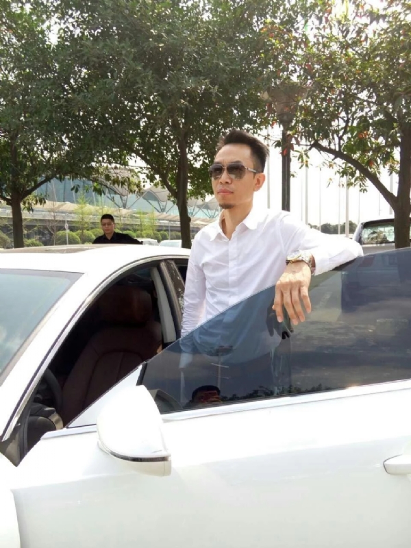 杨岳的第一张照片--石狮相亲网