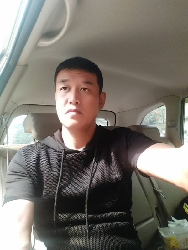 深爱的疯子的第一张照片--石狮相亲网