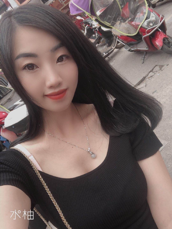 响的第一张照片--石狮相亲网