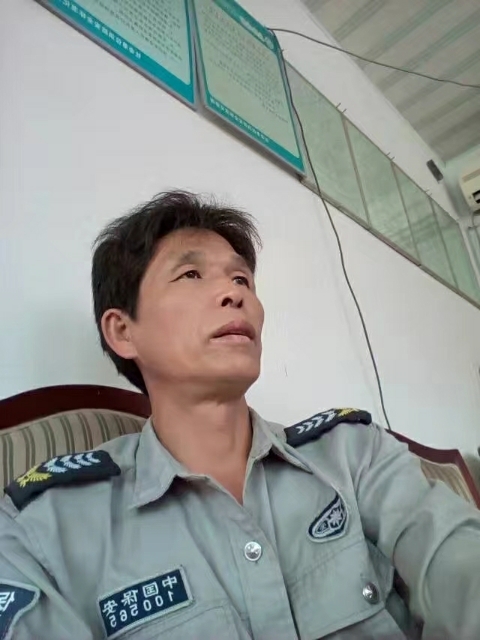 卧窗听雨的第一张照片--石狮相亲网