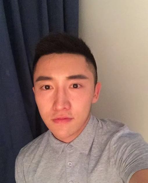 灰太狼的第一张照片--石狮相亲网