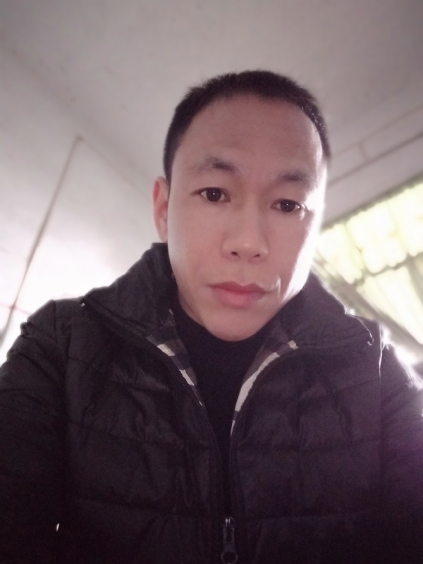 相信真爱的第一张照片--石狮相亲网