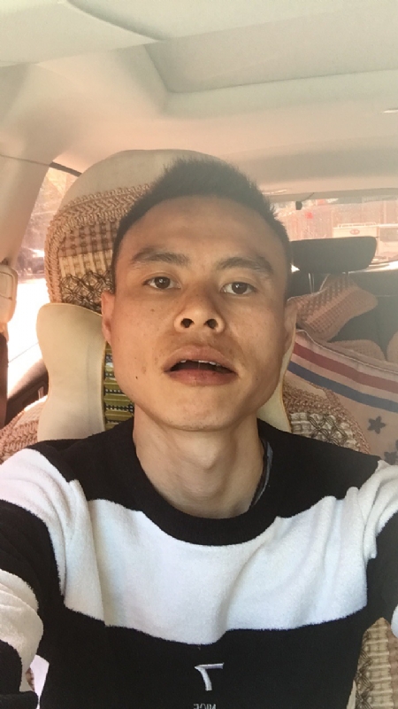 小何的第一张照片--石狮相亲网