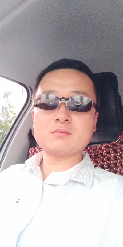 痛苦的单身狗的第二张照片--石狮相亲网