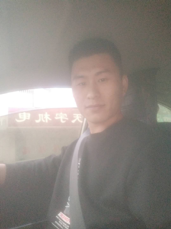 老鼠爱上猫的第一张照片--石狮相亲网