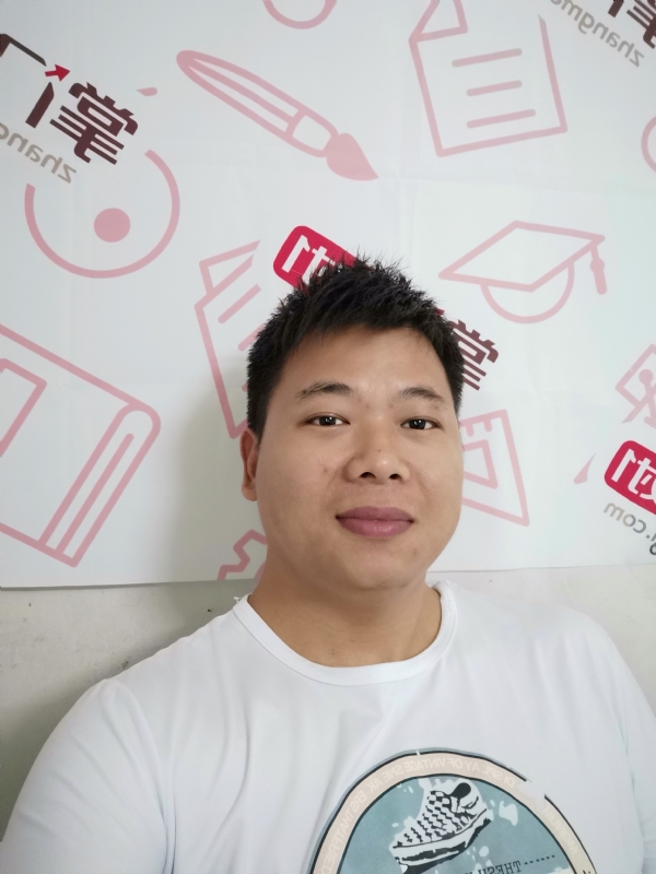 轻静地行走着的第一张照片--石狮相亲网