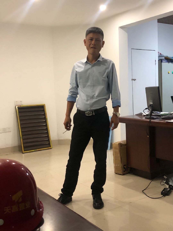 郁闷之中的第一张照片--石狮相亲网
