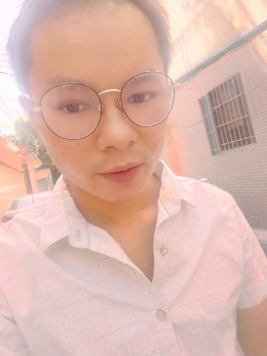楠呐的第四张照片--石狮相亲网
