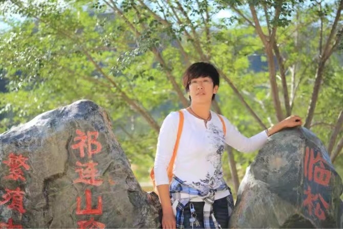 弱水河边青春草的第一张照片--石狮相亲网