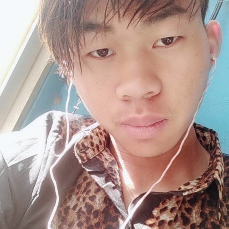 少年不在少的第三张照片--石狮相亲网