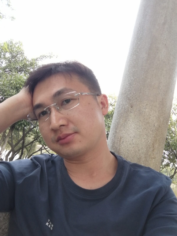 不如随风的第一张照片--石狮相亲网