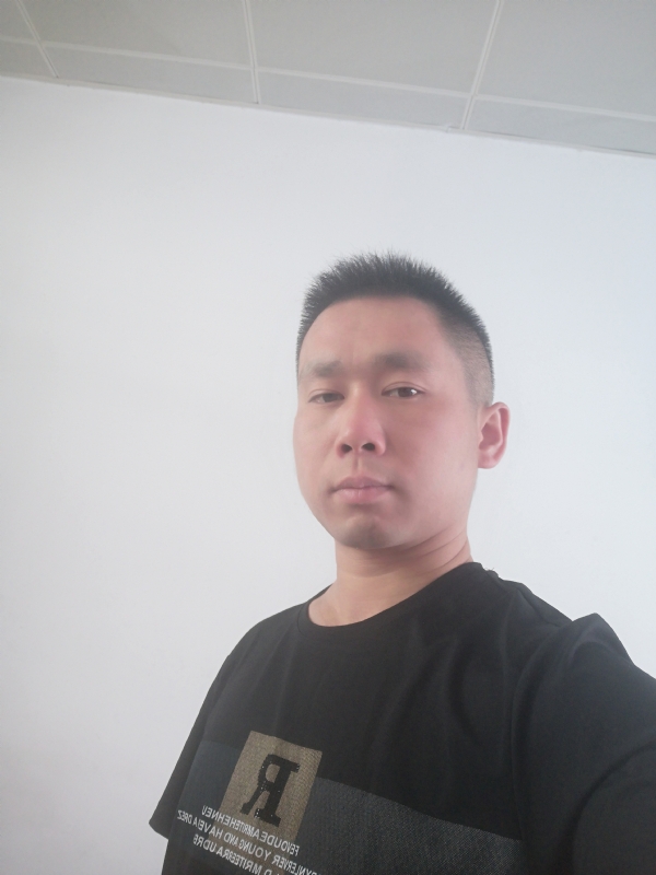 孤独的狼的第一张照片--石狮相亲网
