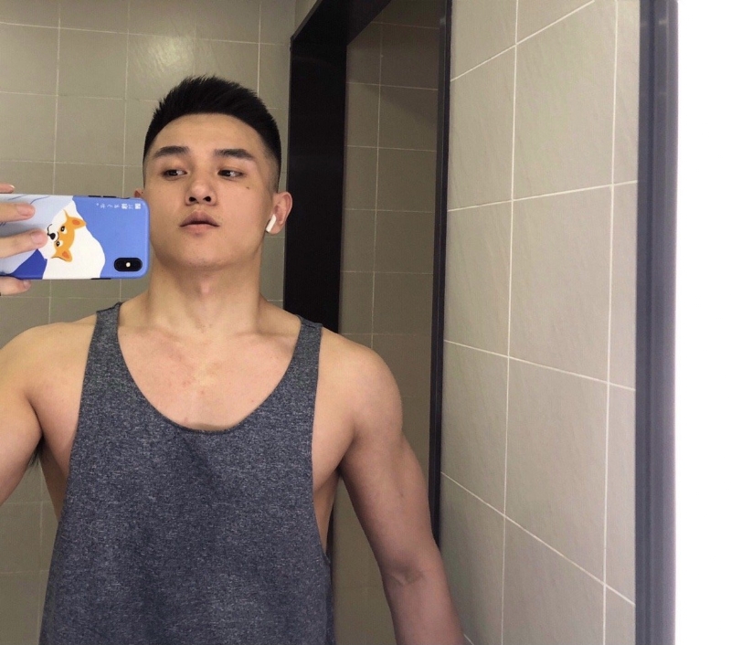 李文亮的第一张照片--石狮相亲网
