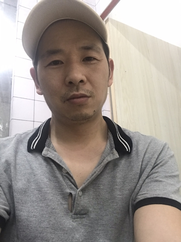 老何的第一张照片--石狮相亲网