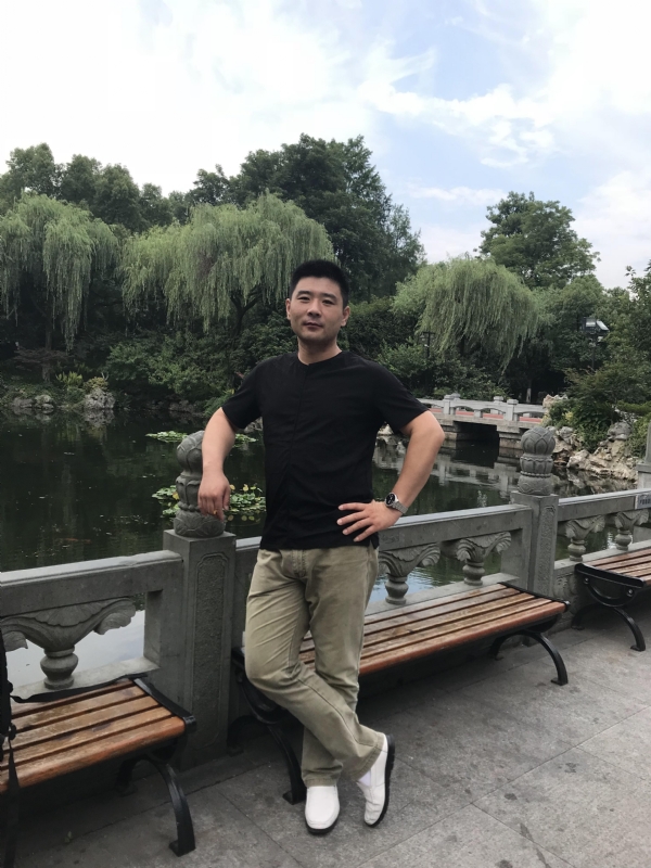 未来可期的第一张照片--石狮相亲网