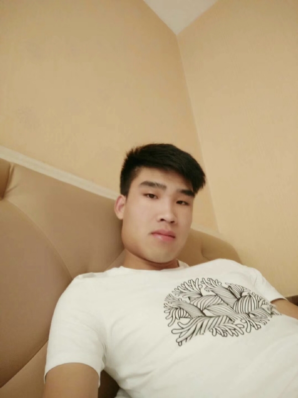 谁不曾孤单上路的第一张照片--石狮相亲网