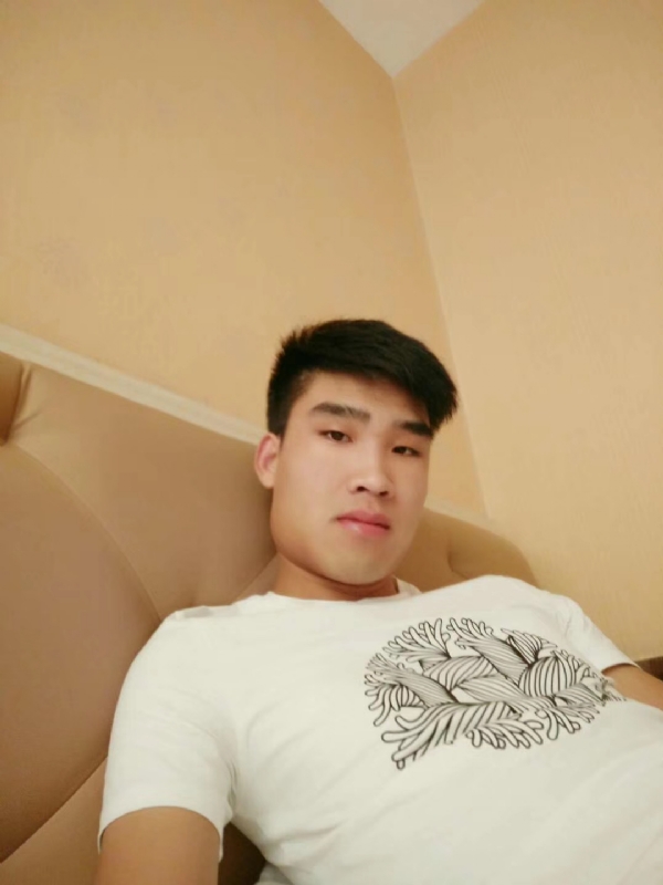 谁不曾孤单上路的第二张照片--石狮相亲网