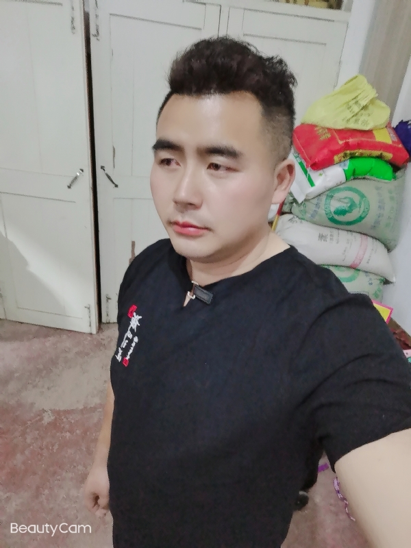 阿杰的第一张照片--石狮相亲网