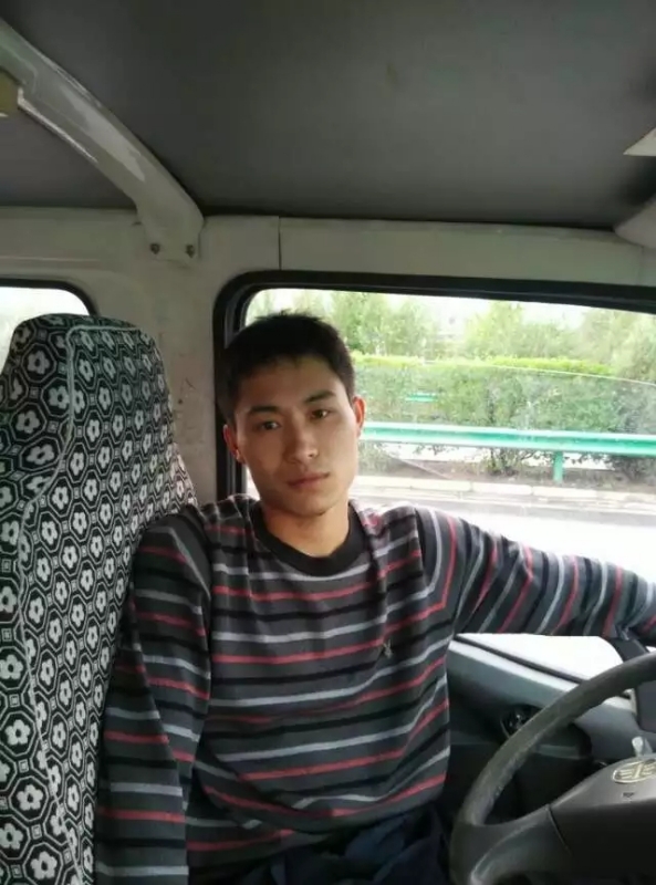 桦树林的第一张照片--石狮相亲网