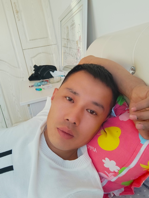 一个人的第一张照片--石狮相亲网