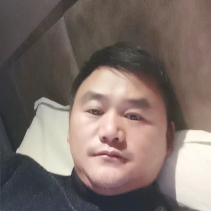 奔跑的第四张照片--石狮相亲网