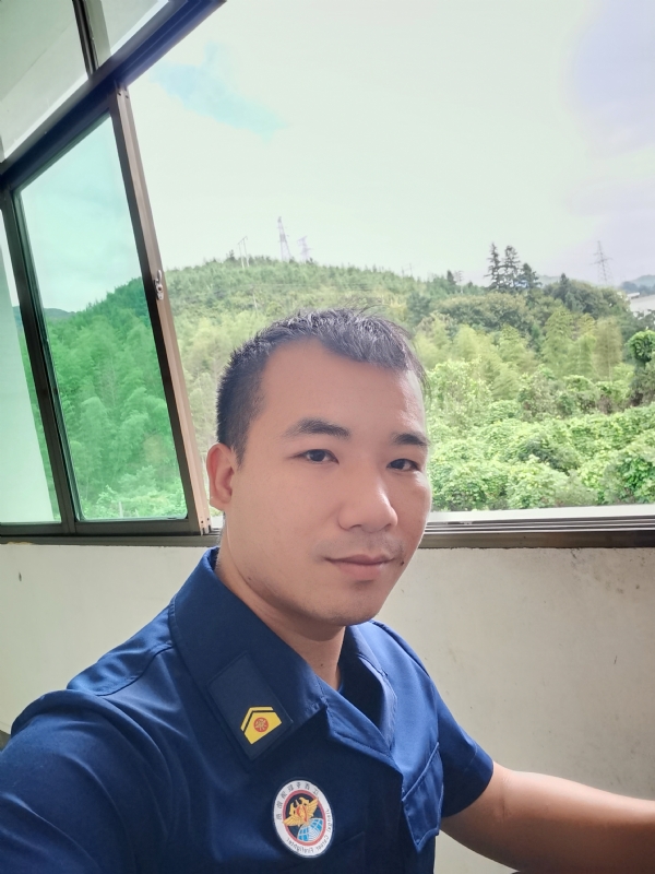 期待未来的第一张照片--石狮相亲网