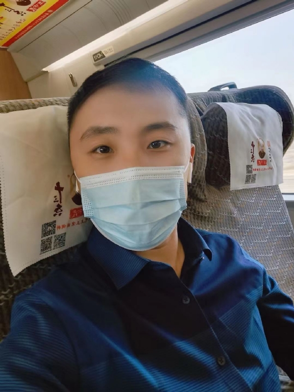 孤独的小屁猪的第二张照片--石狮相亲网