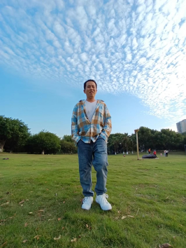 曹先生的第三张照片--石狮相亲网