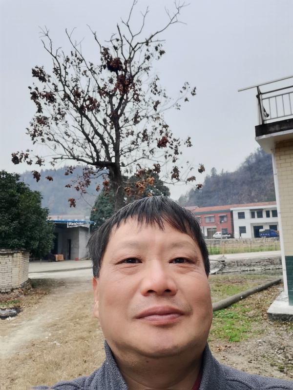 苏众青春冲浪的第一张照片--石狮相亲网