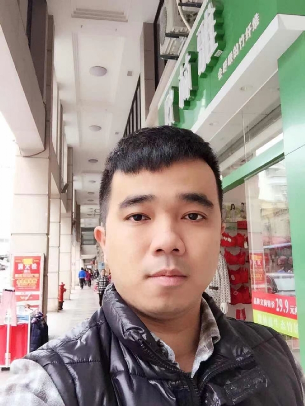 小小怪兽的第一张照片--石狮相亲网