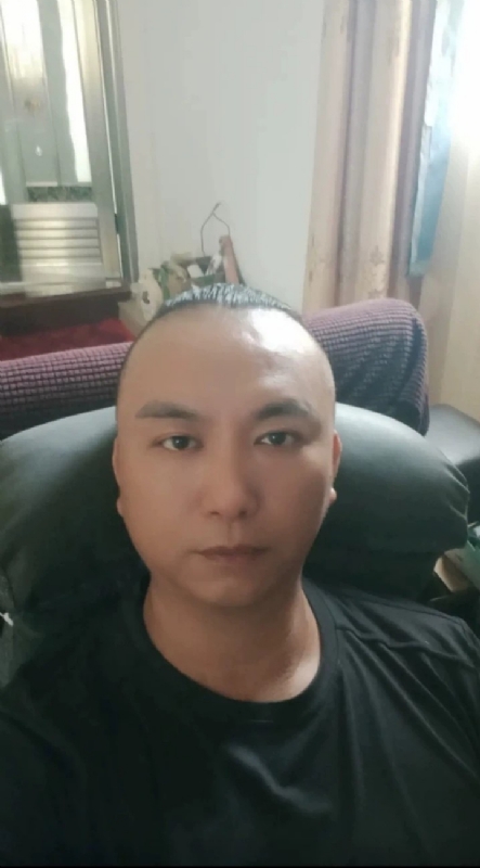 施逸森的第一张照片--石狮相亲网