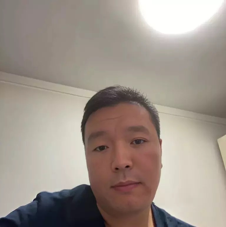 穿唐装的松鼠的第一张照片--石狮相亲网