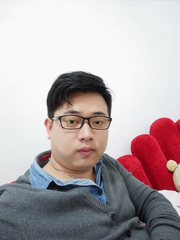 何必在亿的第一张照片--石狮相亲网