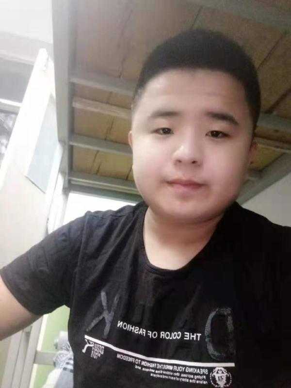 打小就爱淘气的第一张照片--石狮相亲网