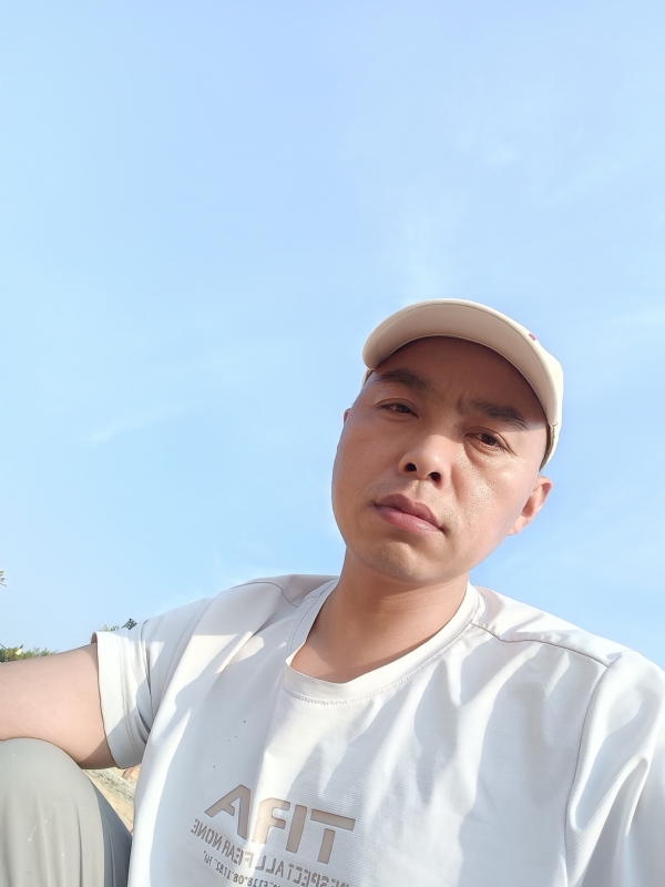 哥哥的第一张照片--石狮相亲网