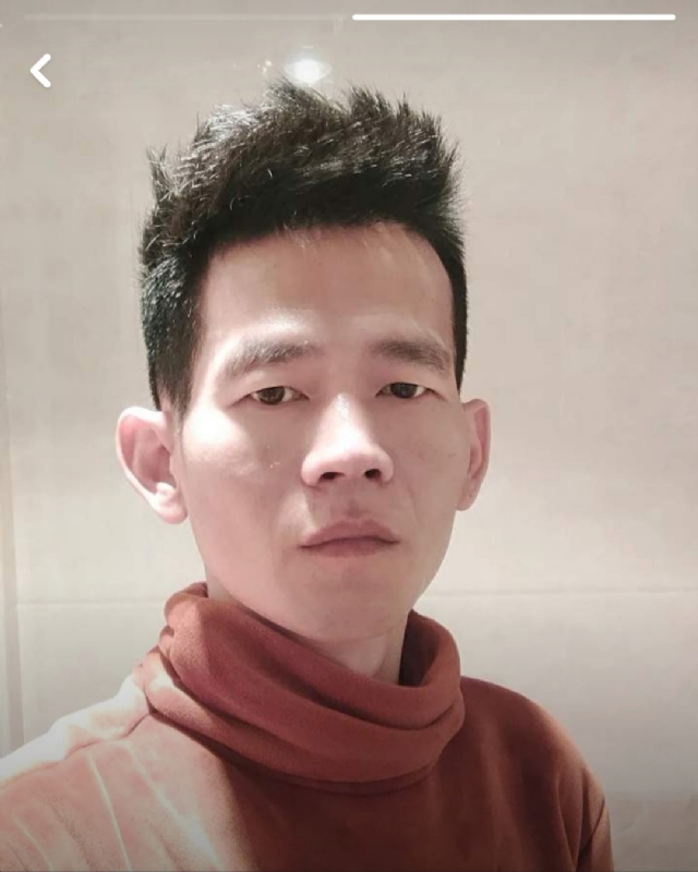 白了少年头的第一张照片--石狮相亲网