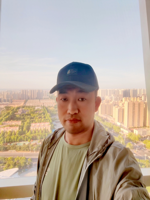 勇攀高峰的第一张照片--石狮相亲网