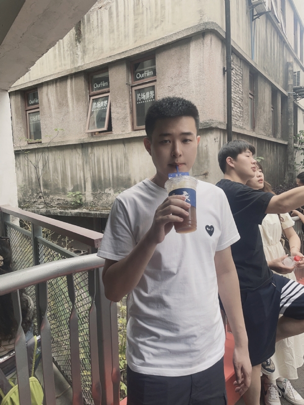 尚龙的第二张照片--石狮相亲网