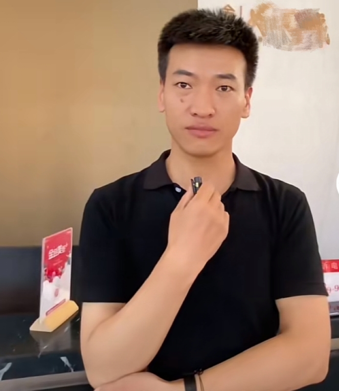 一杯梁白开的第一张照片--石狮相亲网