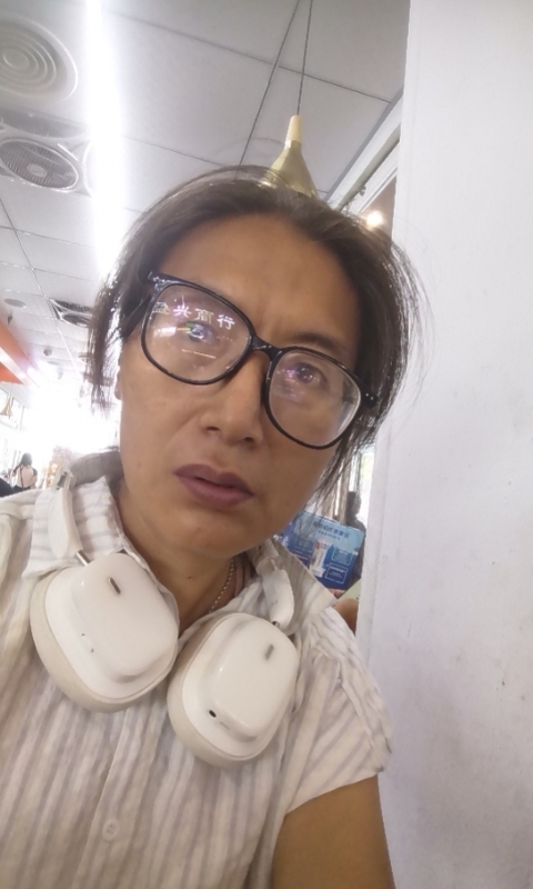 冬天的蔷薇的第三张照片--石狮相亲网