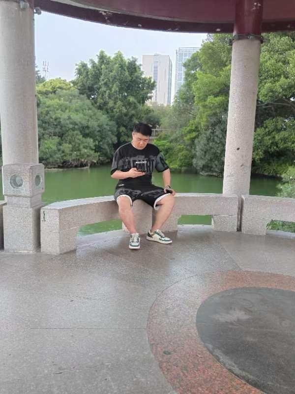 不善挽留的第一张照片--石狮相亲网
